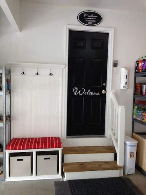 https://listotic.com/wp-content/uploads/2013/08/11.-Mudroom-in-the-garage-28-Brilliant-Garage-Organization-Ideas.jpg