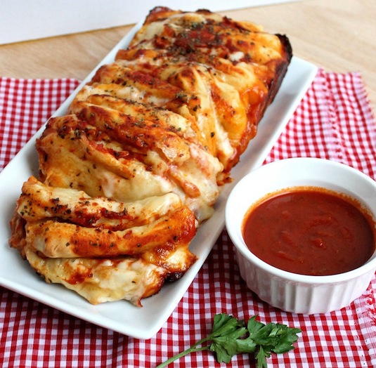 42 Mouthwatering Pull-Apart Recipes | Pizza Pull-Apart Loaf