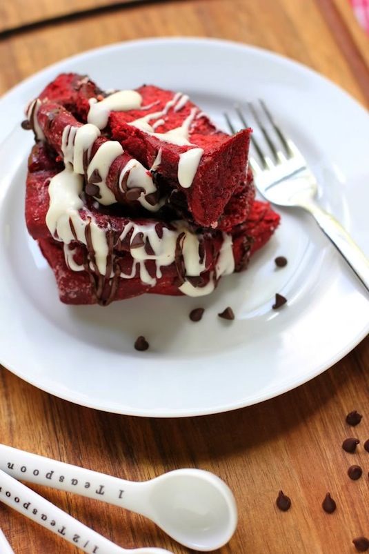 42 Mouthwatering Pull-Apart Recipes | Red Velvet Pull-Apart Bread with Cream Cheese Glaze