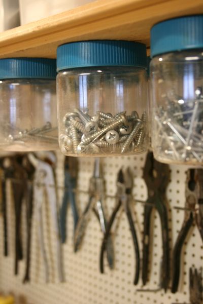 Organization ideas for screws and bolts in the garage. -- Easy DIY garage organization ideas and storage tips! A ton of cheap inspiration to get you organized. Everything from shelves to tools! Men AND women will love these tips and tricks. Listotic.com