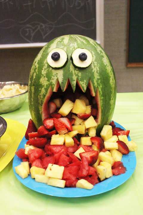 Puking monster melon healthy Halloween snacks ideas fruit platter.