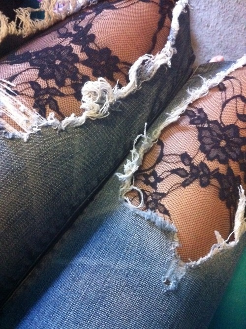 Wear pretty tights under ripped jeans! ~ A great list of DIY style, clothing and life hacks every girl should know! Everything from organization to bra straps! Tips for teens and women. Listotic.com