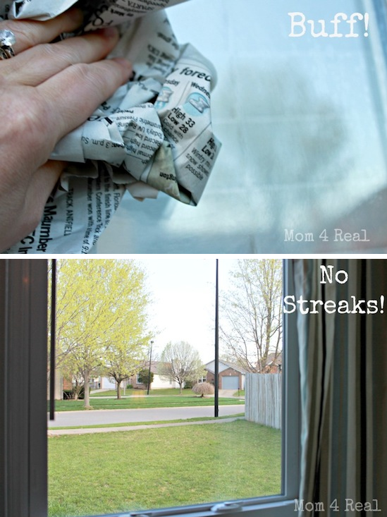 Window cleaning hack -- DIY household cleaning tips, tricks and hacks for your home bathrooms, kitchens, bedrooms, floors, furniture and more! Perfect for a lazy girl like me. Listotic.com 