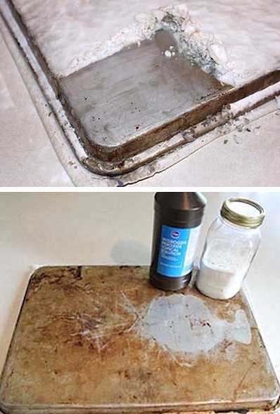 How to clean cookie sheets and cooking trays -- DIY household cleaning tips, tricks and hacks for your home bathrooms, kitchens, bedrooms, floors, furniture and more! Perfect for a lazy girl like me. Listotic.com 