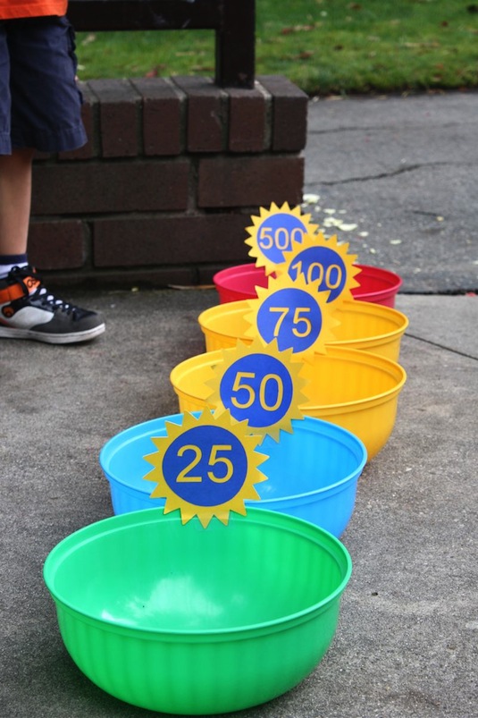 32 Of The Best DIY Backyard Games You Will Ever Play -- dollar store bowls and printed numbers! That's it. 