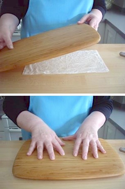 #10. Keep your cutting board from sliding! ~ 36 Kitchen Tips and Tricks That Nobody Told You About