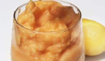 2 Ingredient Healthy Peach Lemonade Freeze -- the perfect healthy summer treat!