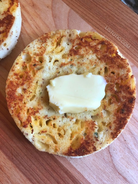 Keto bread made in the microwave! Quick and easy! Low carb, gluten-free and delicious!