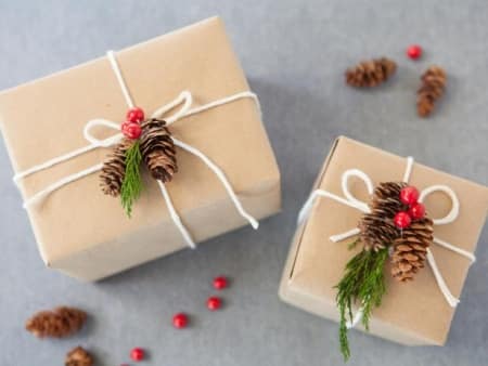 Pine cone gift toppers for quick wrapping.