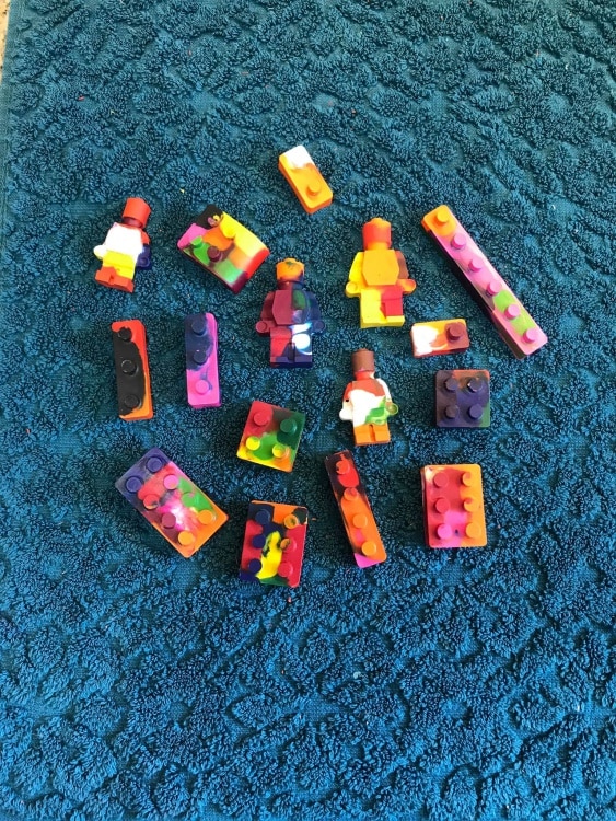 Use old crayons to make crayons that look like Lego pieces.