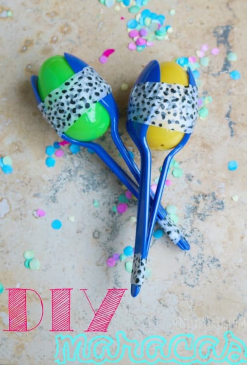 Reuse your plastic spoons and leftover easter eggs to create this fun washi tape maraca! Celebrate cinco de mayo with a fun easy maraca craft. 