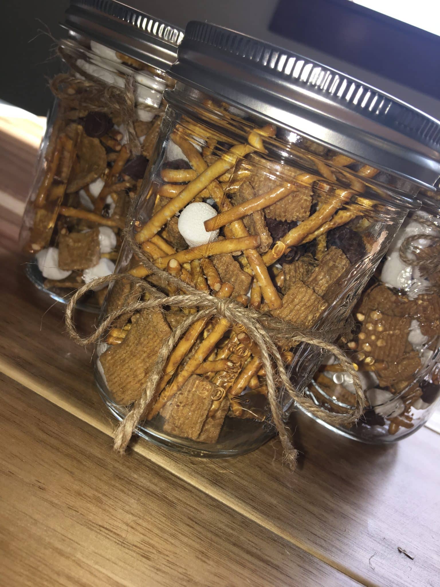 Smore snack mix gift in mason jar.