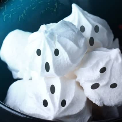 MERINGUE Cookies for edible Halloween cupcake toppers. 