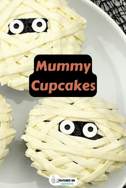 Mummy cupcakes.
